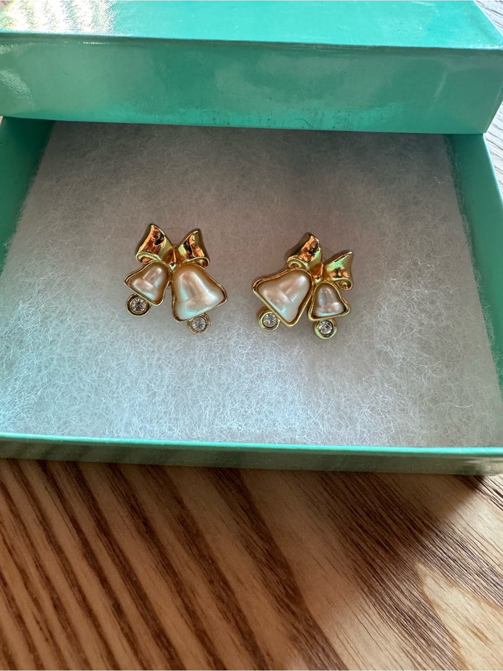 Vintage Gold-Tone Pearl Bell Fashion Earrings with Bow Accent White Pearlescent